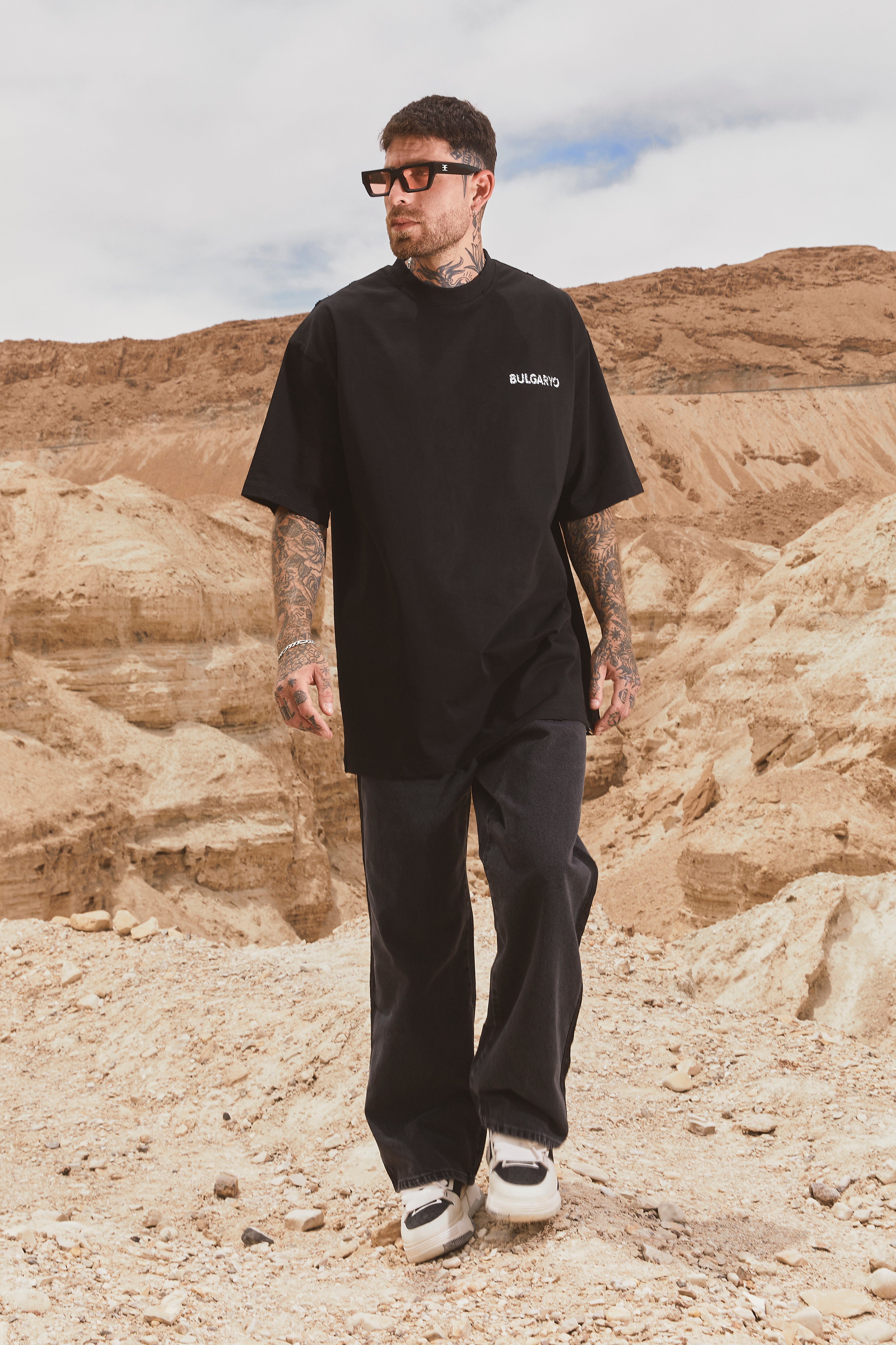 DRESS LIKE FAMOUS BLACK