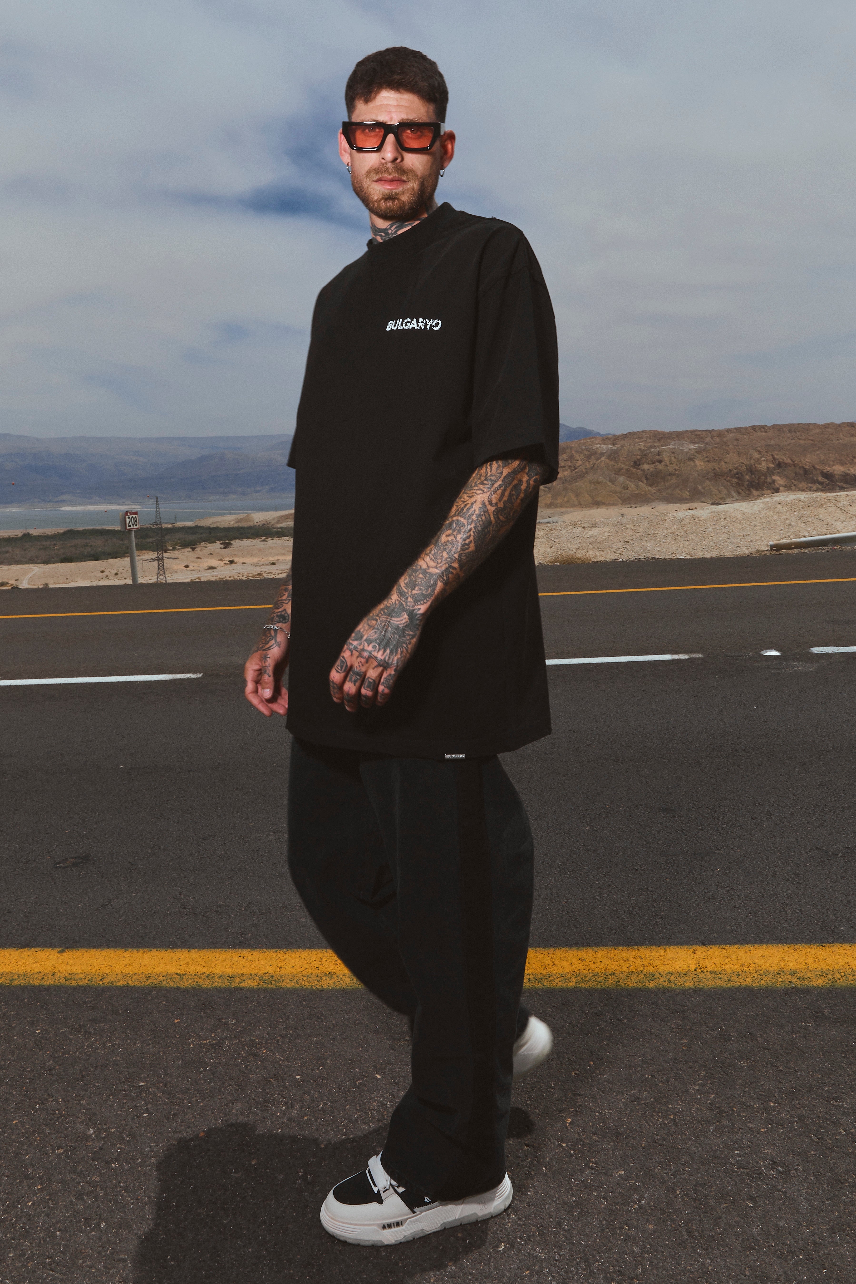 DRESS LIKE FAMOUS BLACK