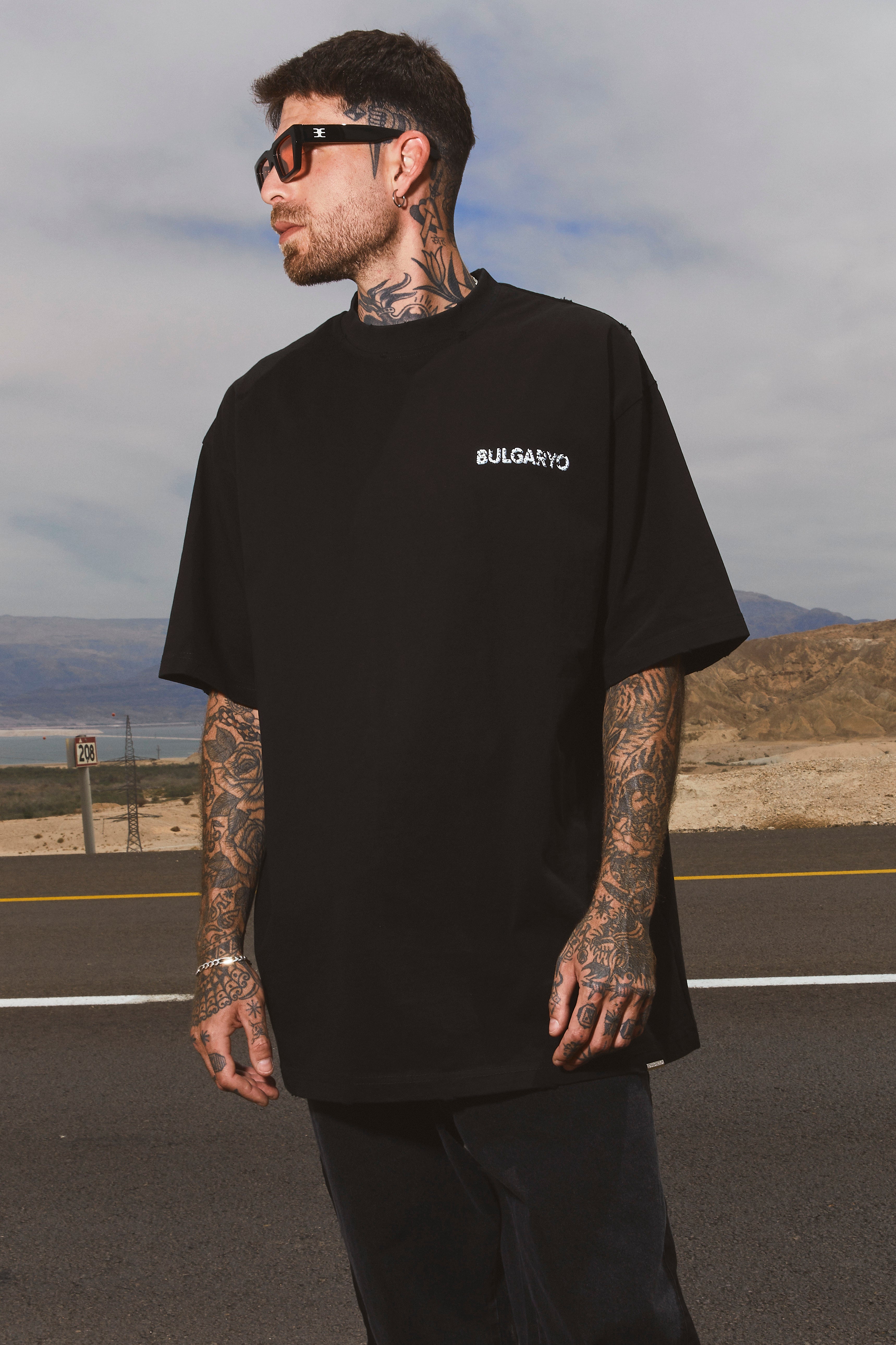 DRESS LIKE FAMOUS BLACK