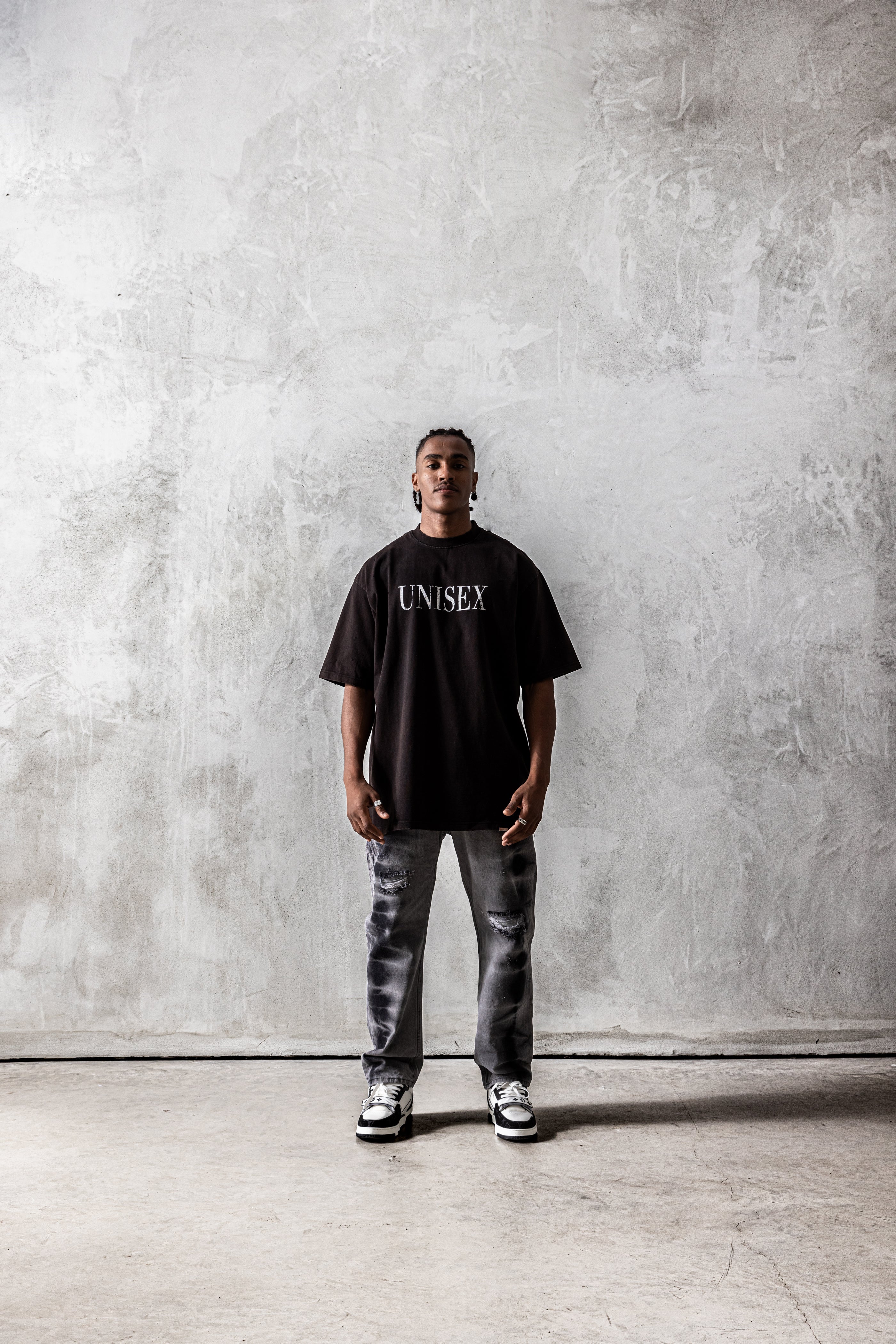 T UNISEX BLACK