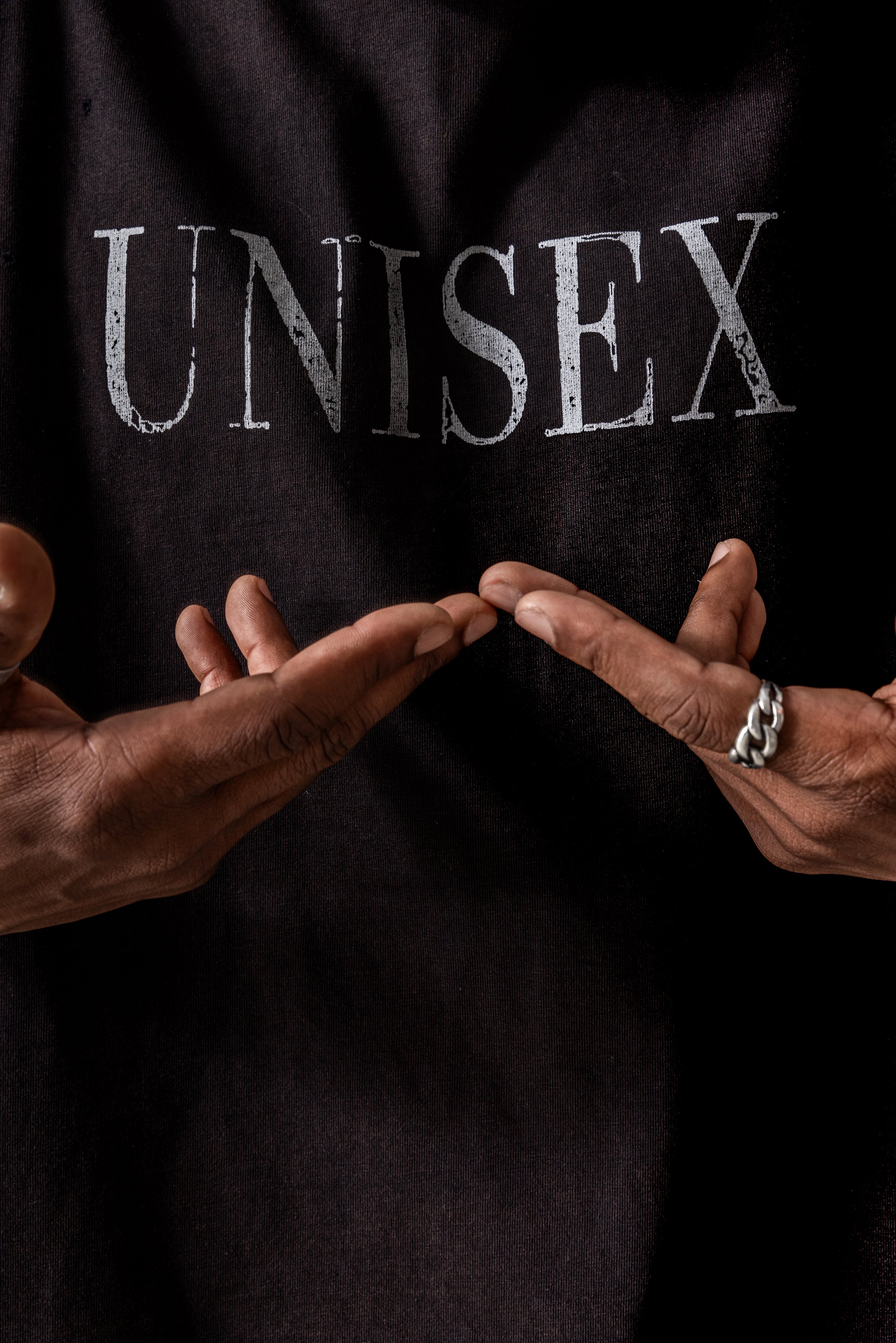 T UNISEX BLACK